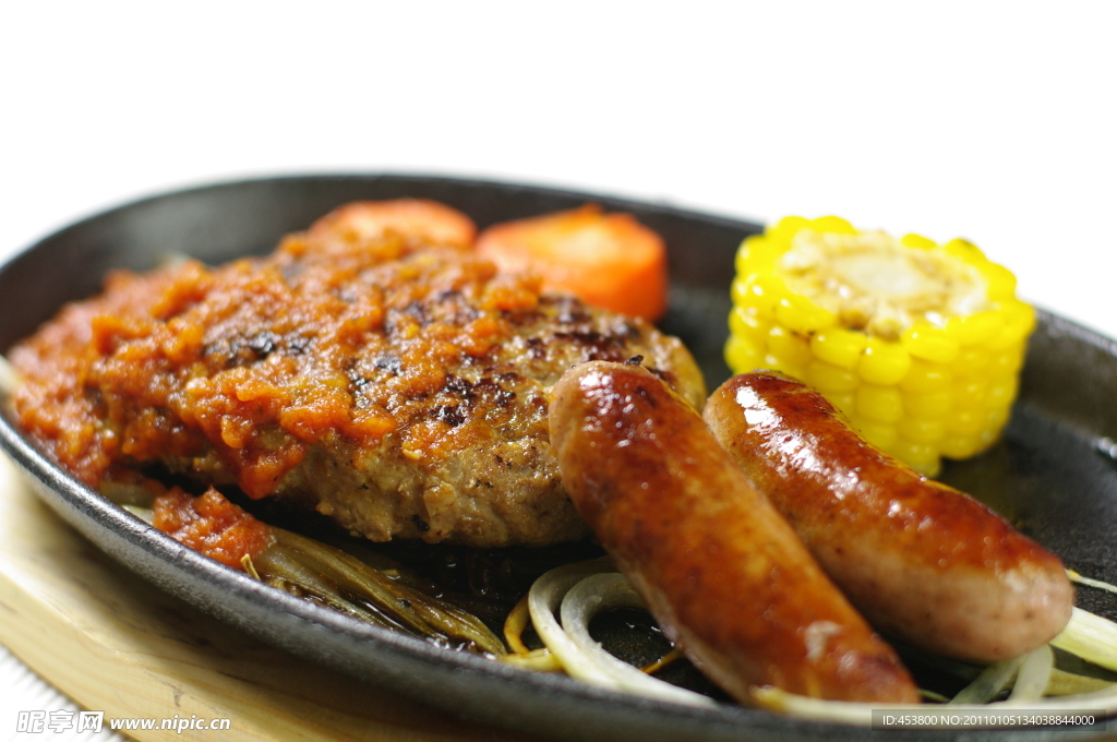 特制肉饼配肉肠