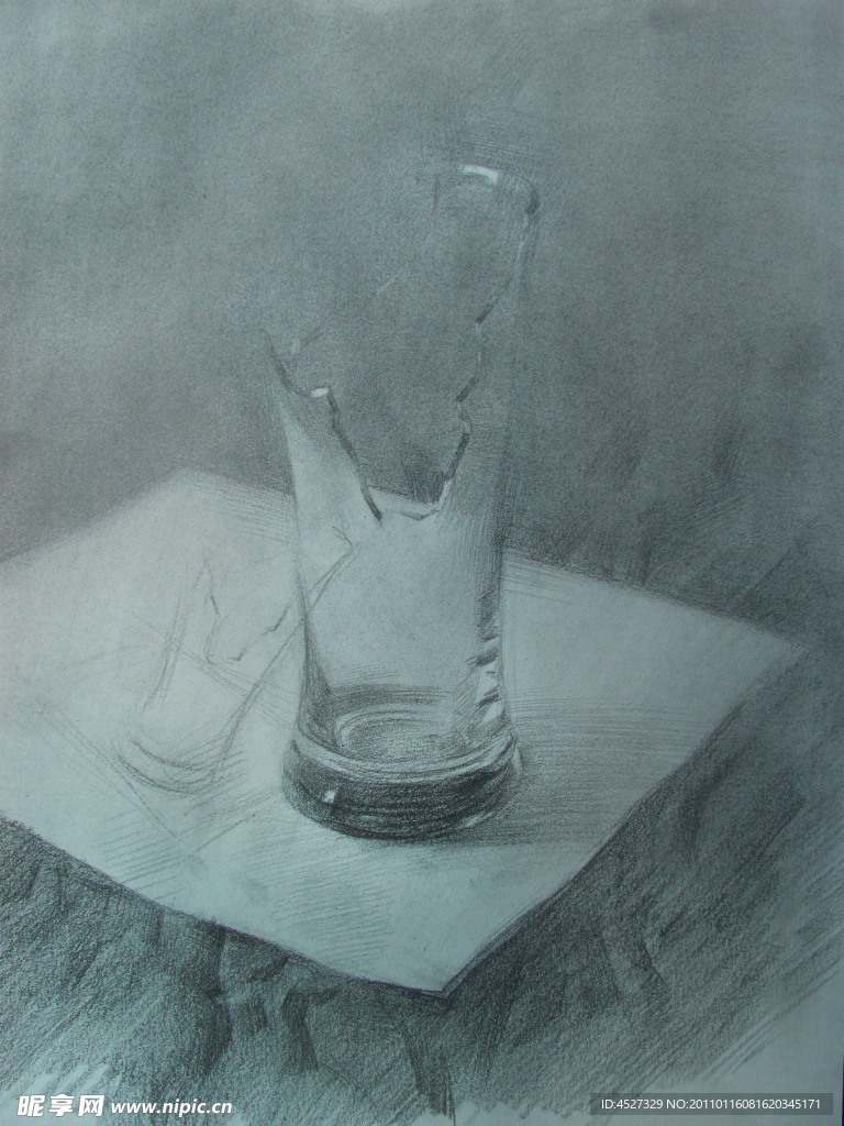 超写实素描 玻璃杯
