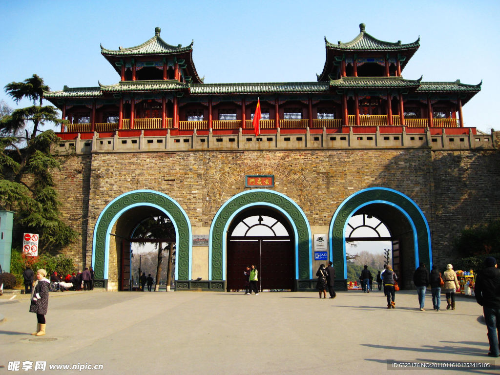 江苏南京玄武湖门楼