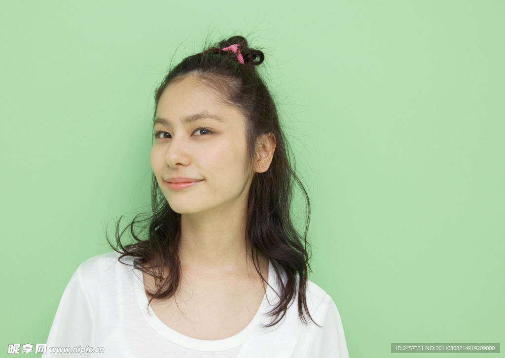 微笑的女大学生