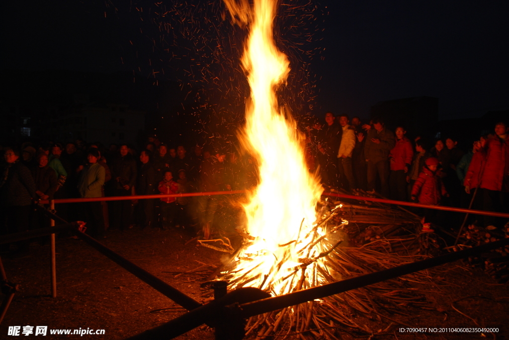 熊熊篝火