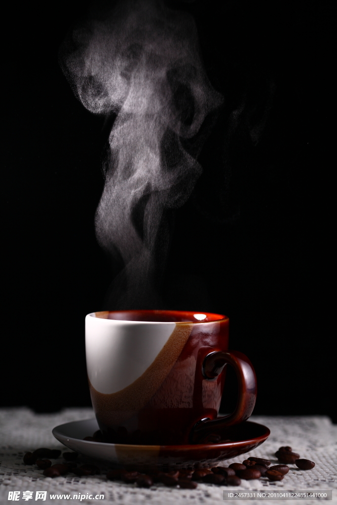 热腾腾的咖啡