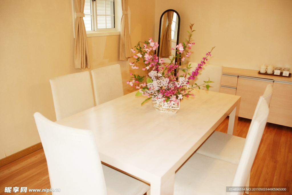 餐桌 客厅 室内