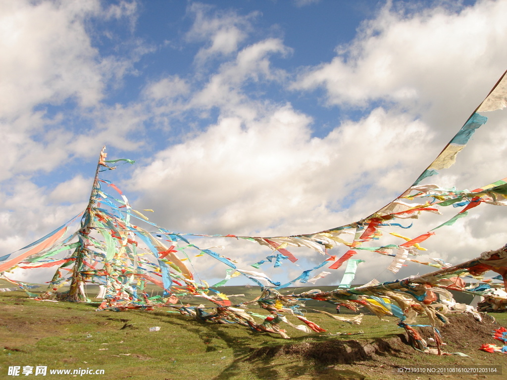 茶卡盐湖 彩色飘带