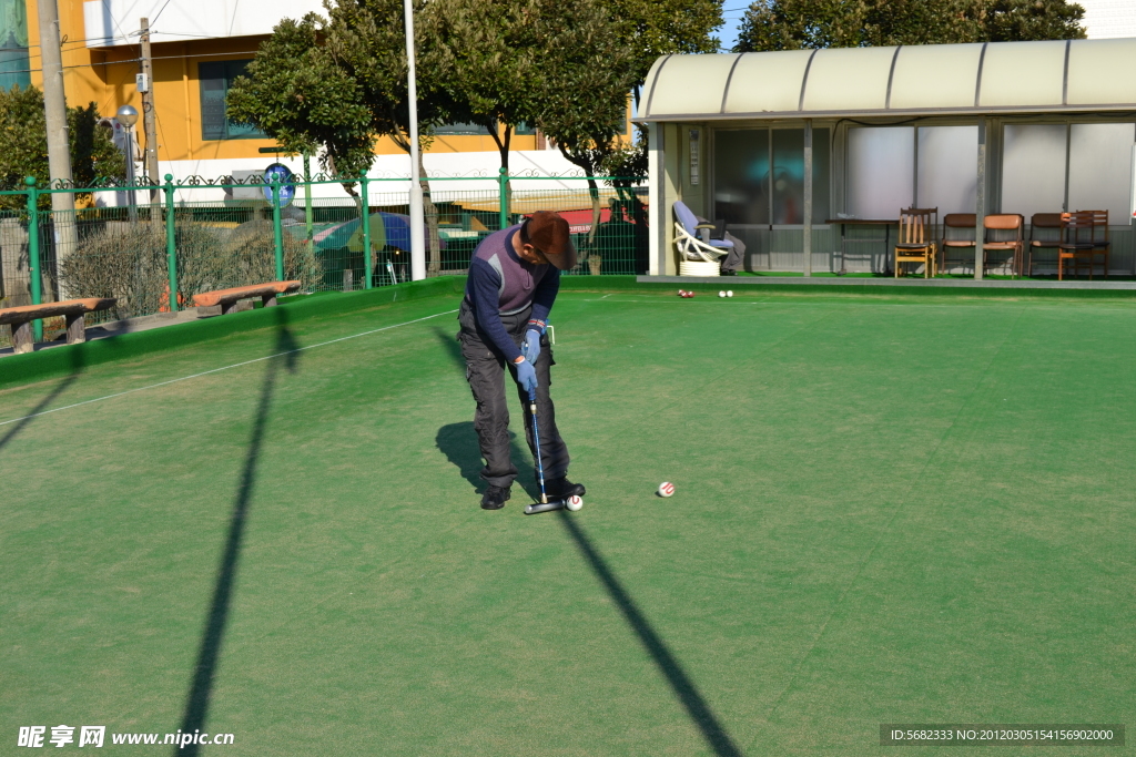 韩国打门球的老人