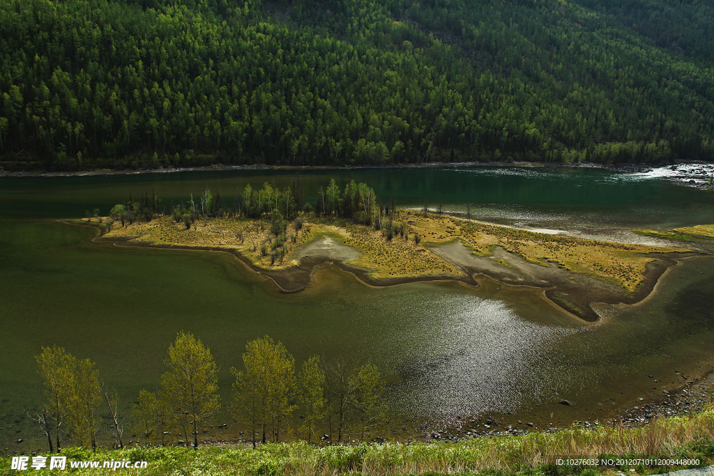 喀纳斯湖卧龙湾