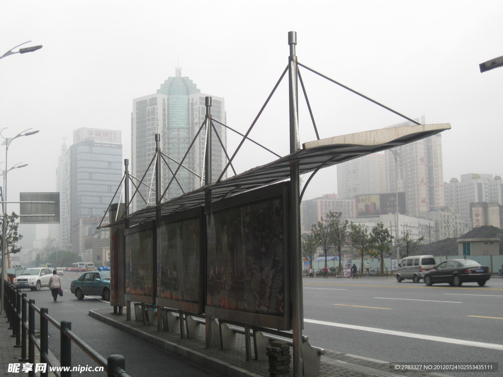公交车站亭