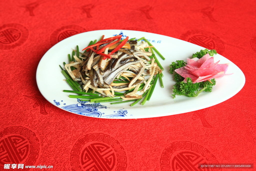 茶树菇韭花炒鳝丝