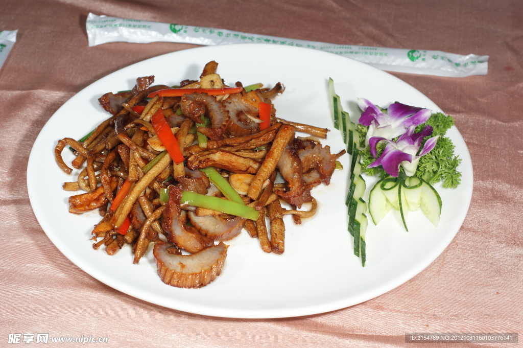 茶树菇炒猪爽肉