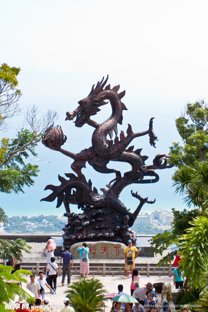 海南亚龙湾森林公园龙行天下广场