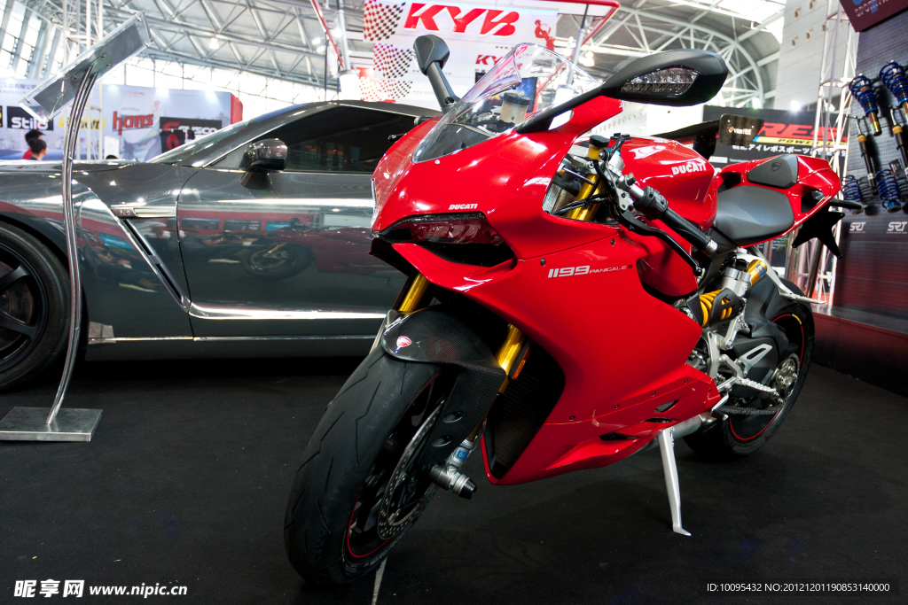 杜卡迪1199超级摩托车