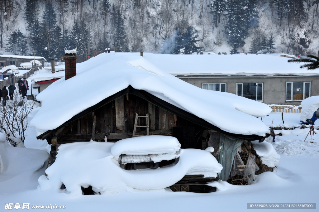 雪中农家