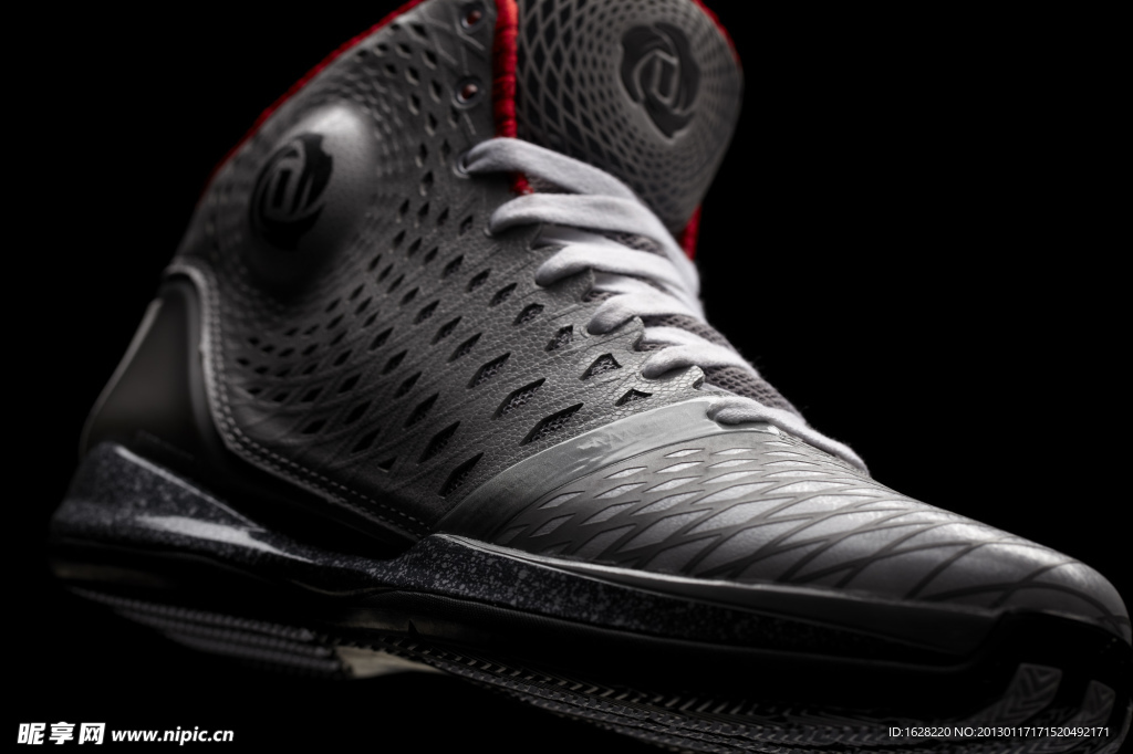 ADIDAS篮球鞋广告宣传照片