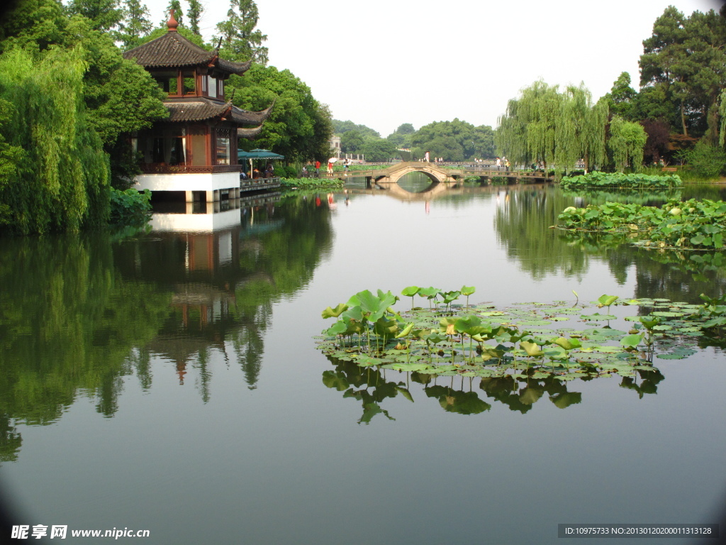 西湖湖面