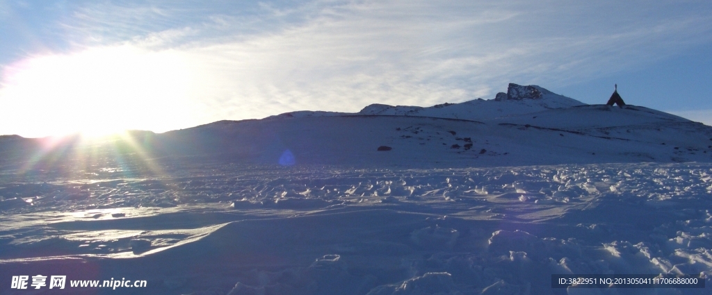 宽幅雪山风景