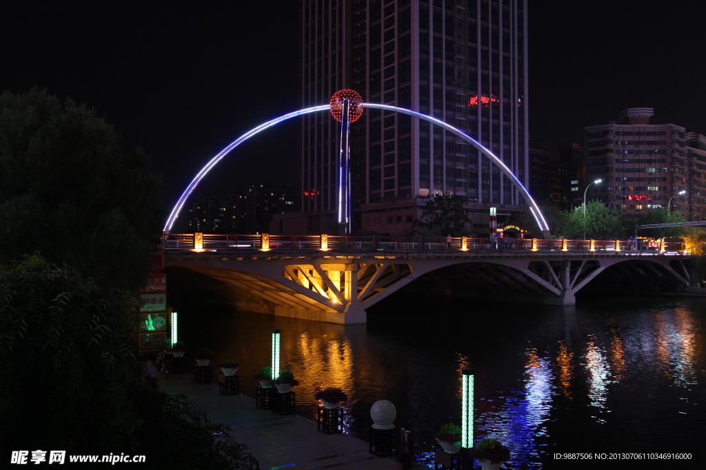 夜景 亚星桥 亮化工