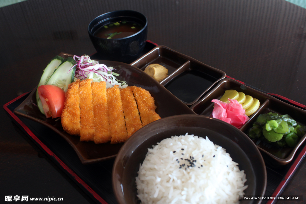 日式猪排套餐 味噌汤