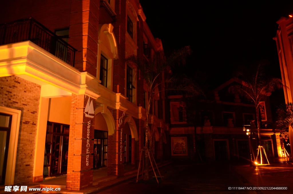 洛带博客小镇夜景霓虹