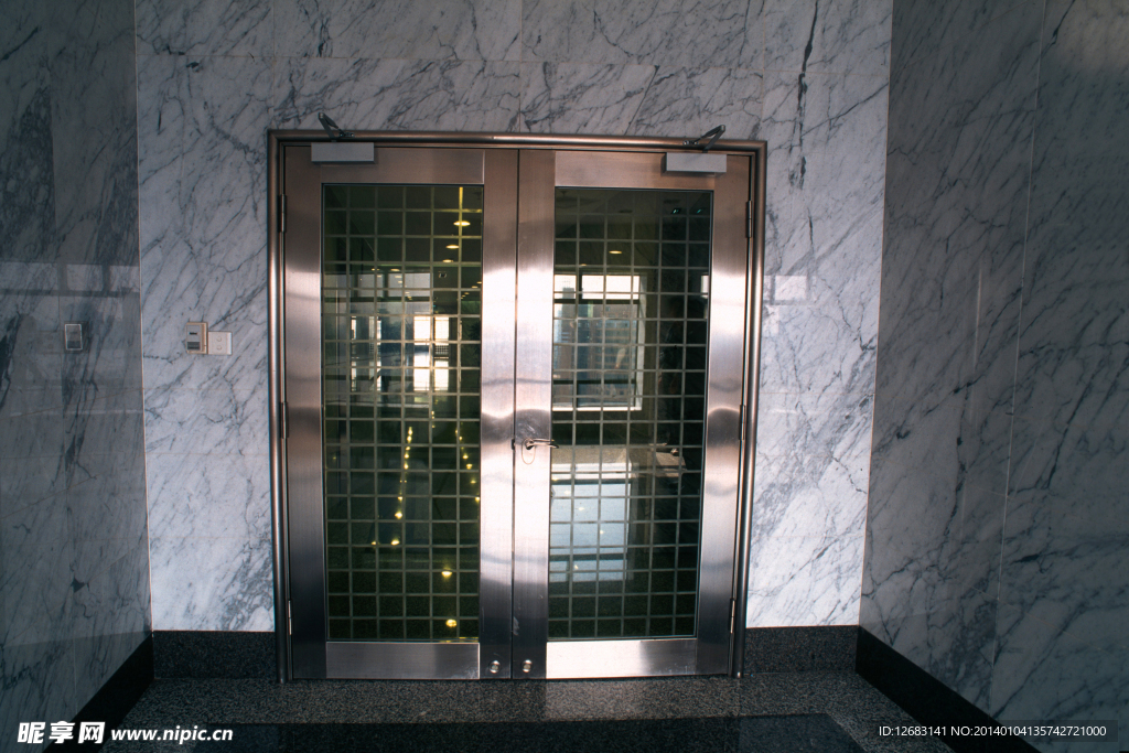 不锈钢框边玻璃门