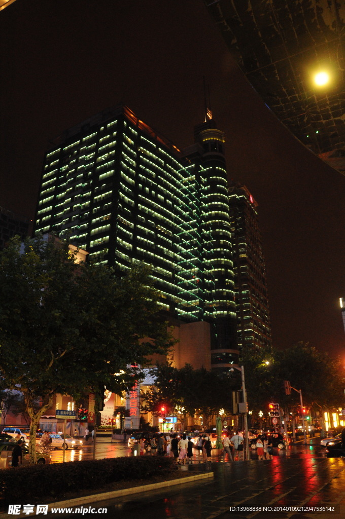 上海夜晚建筑