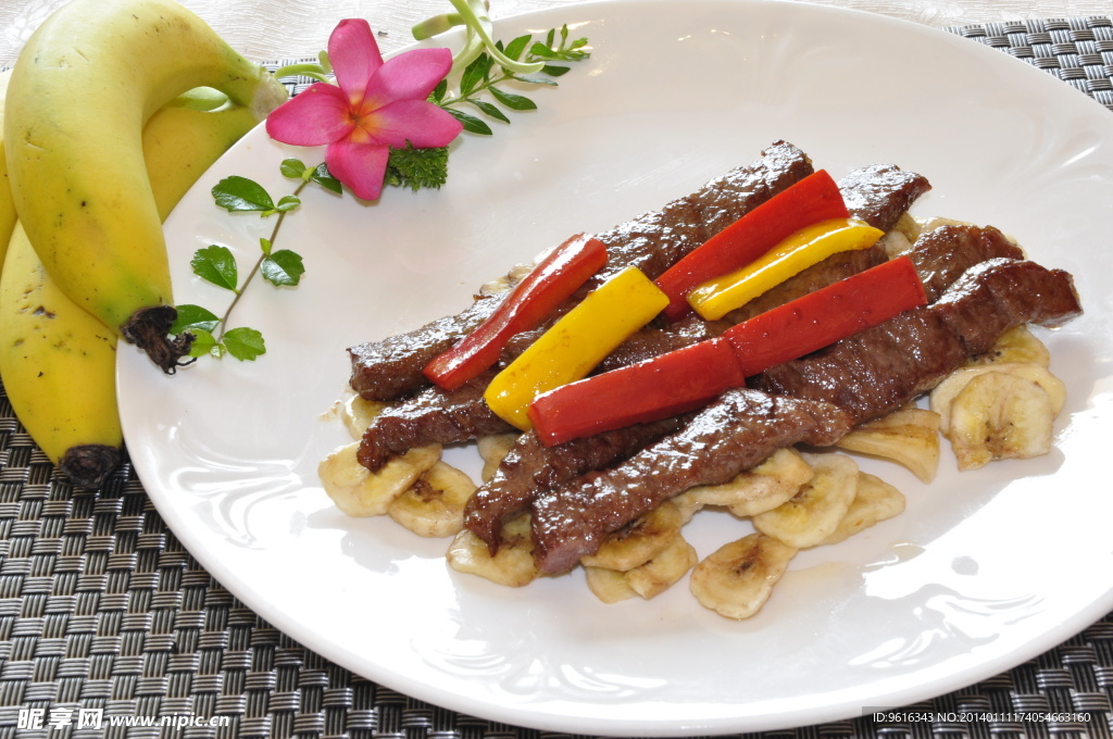 香蕉蜜牛肉