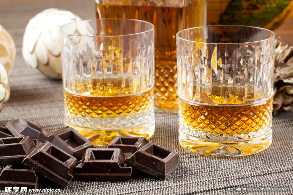 装酒玻璃杯 巧克力
