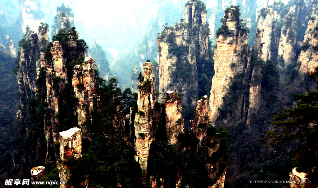 张家界天子山岩柱群