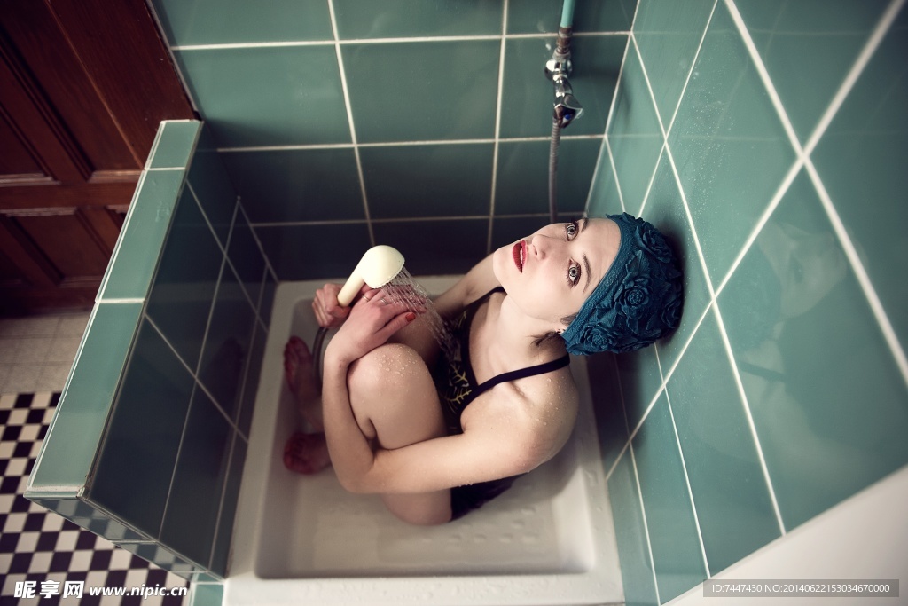 浴缸美女
