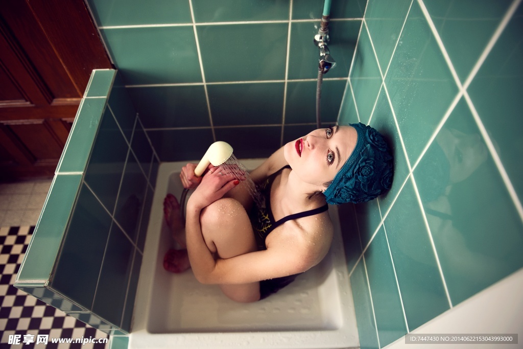 浴缸美女