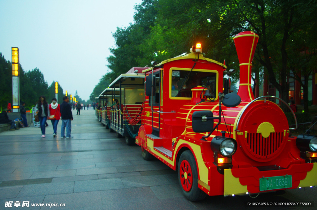 风景名胜浏览列车