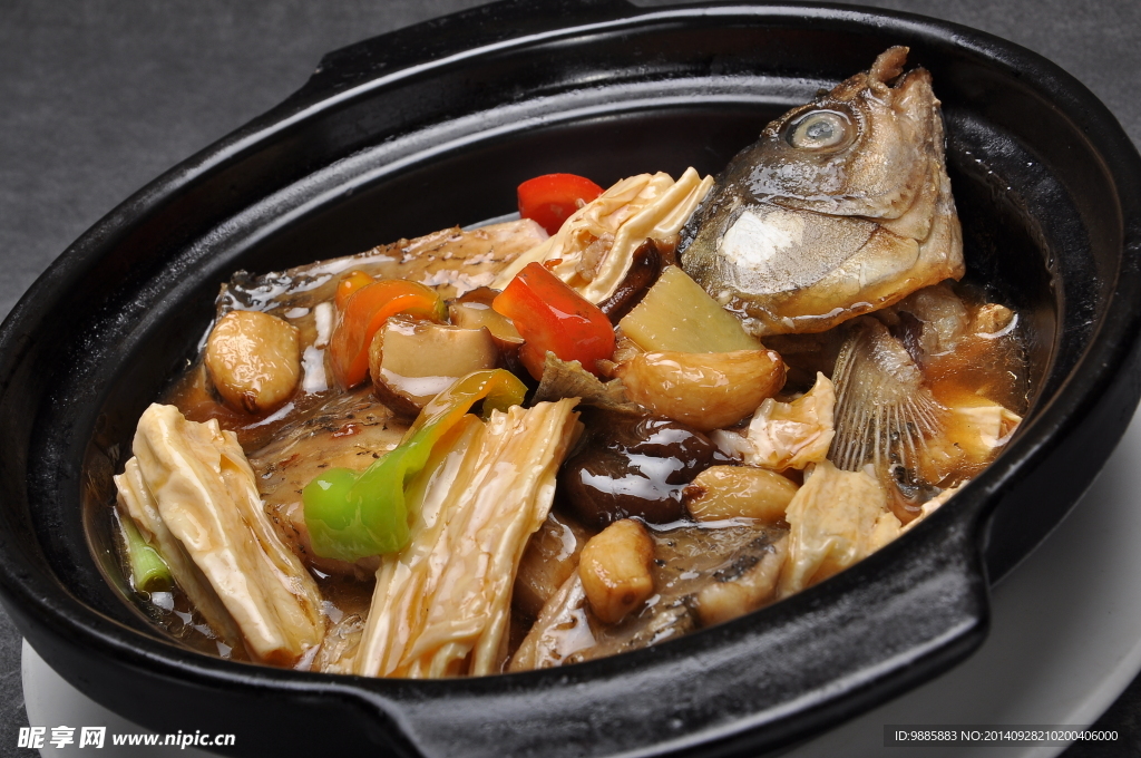 特色鲩鱼煲