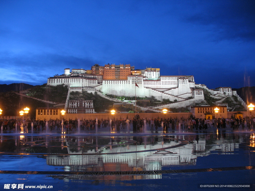 布达拉宫夜色