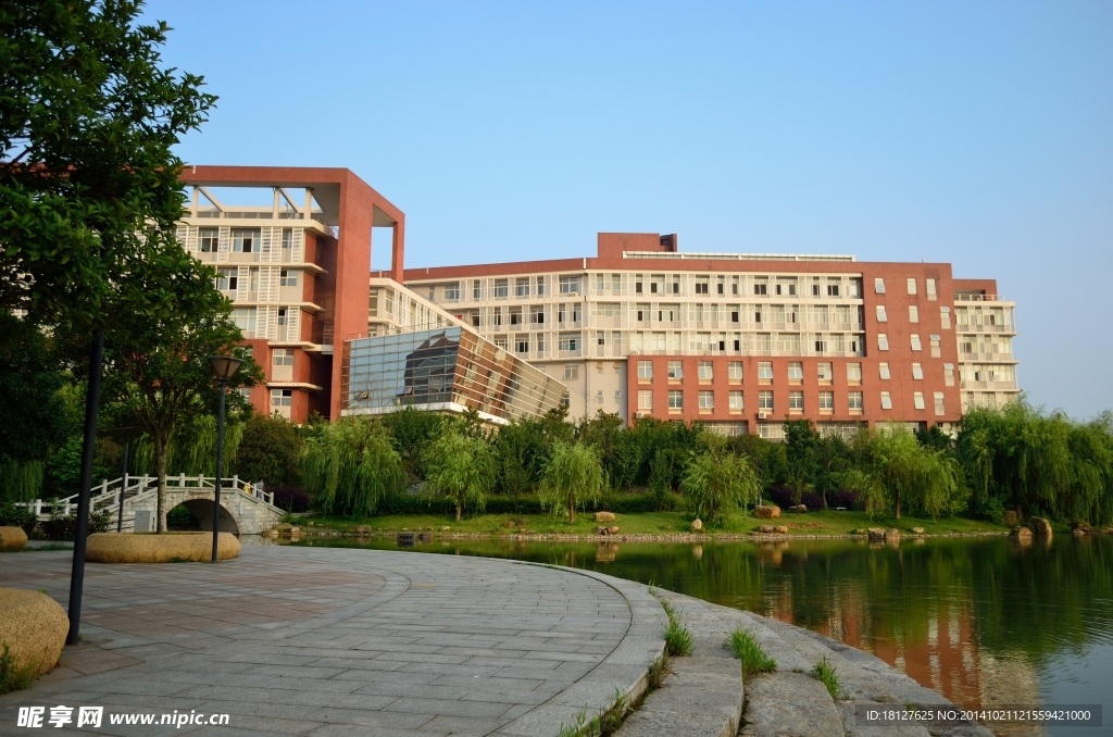 长沙理工大学云影湖畔