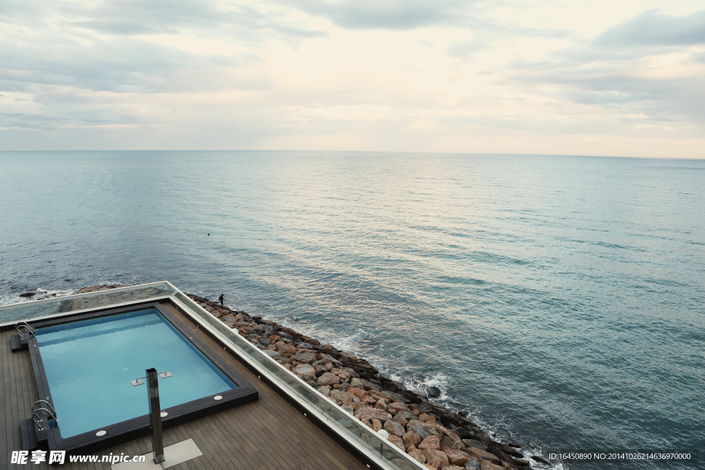 海边泳池