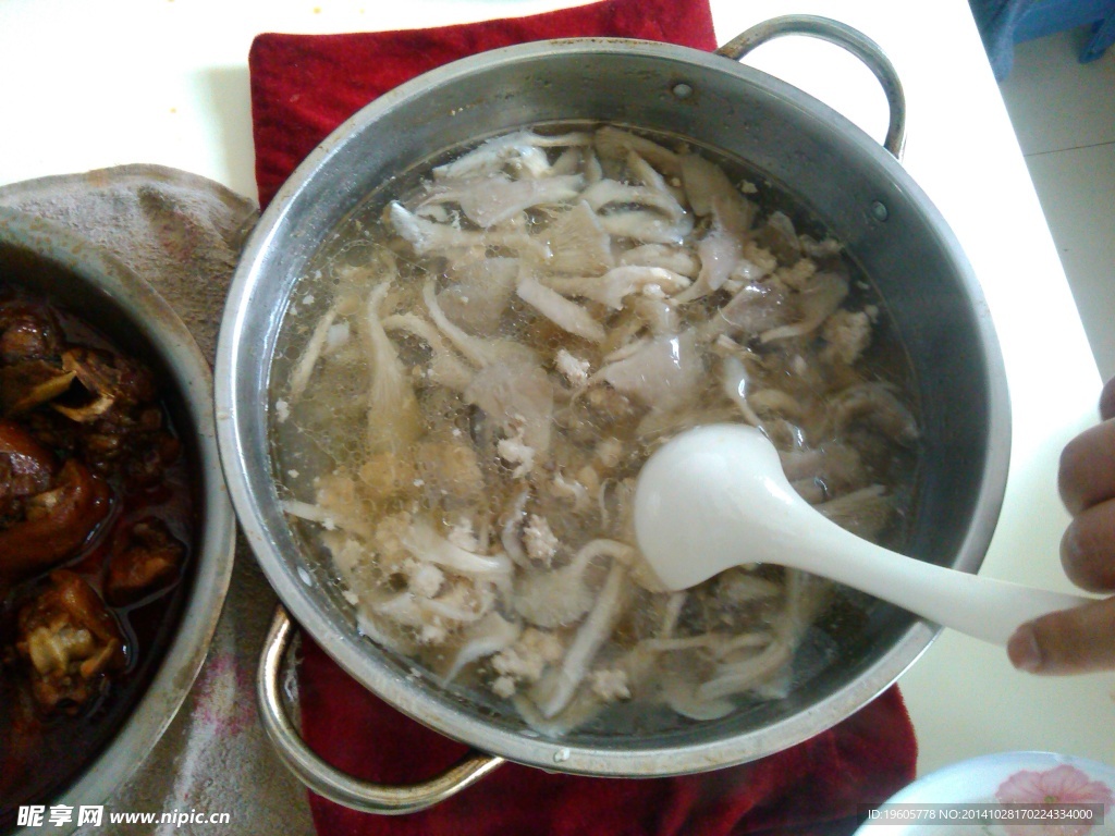 蘑菇瘦肉汤