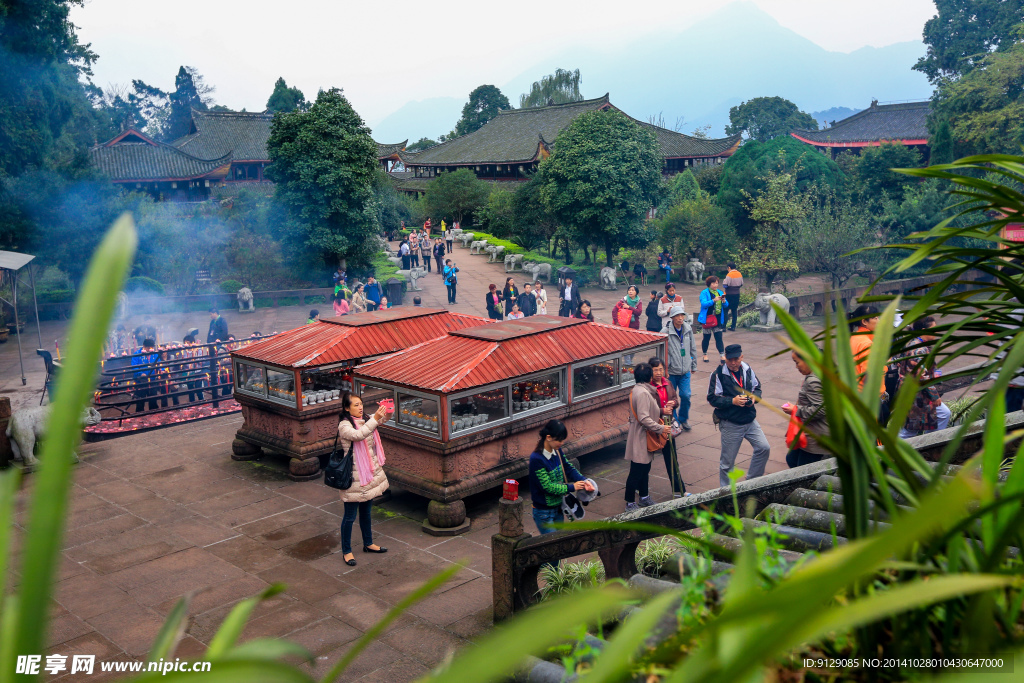 峨眉山万年寺