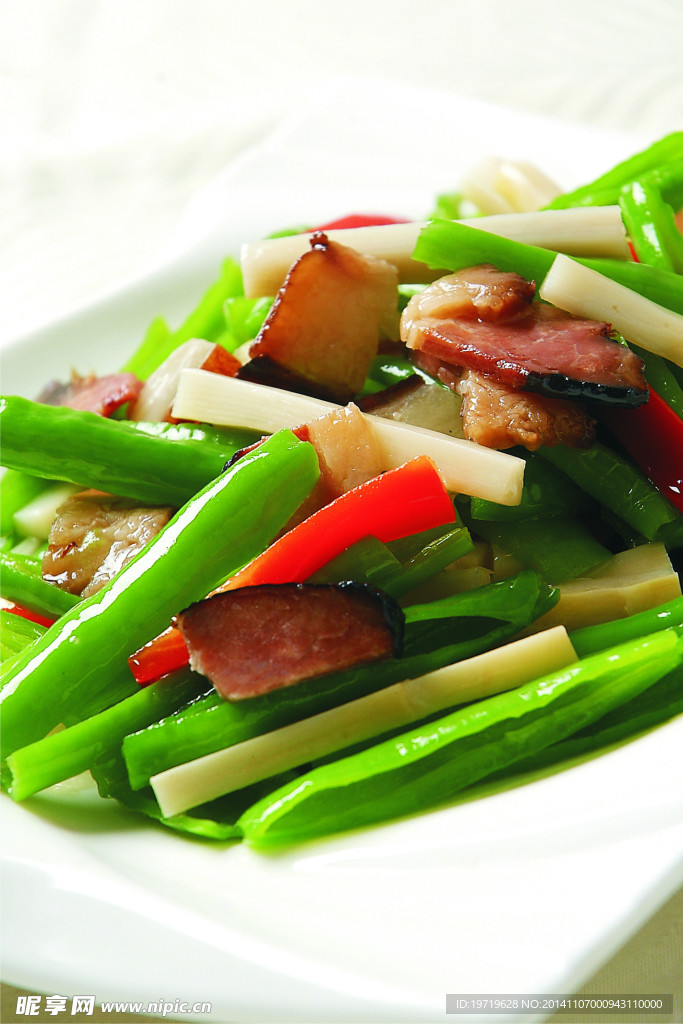 杭椒笋干炒酱肉