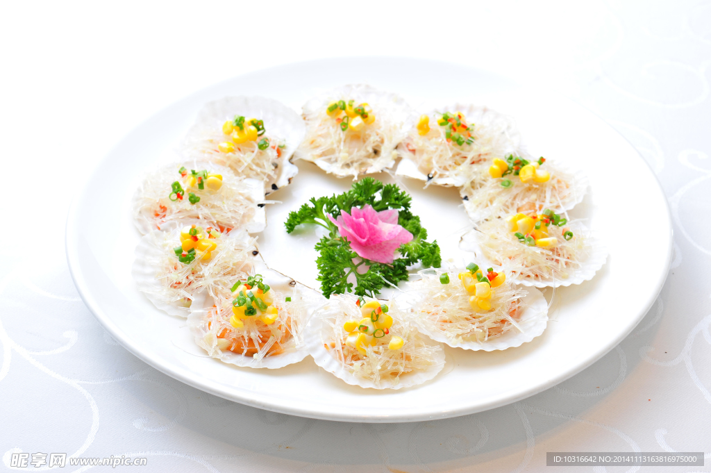 黄金银丝蒸扇贝