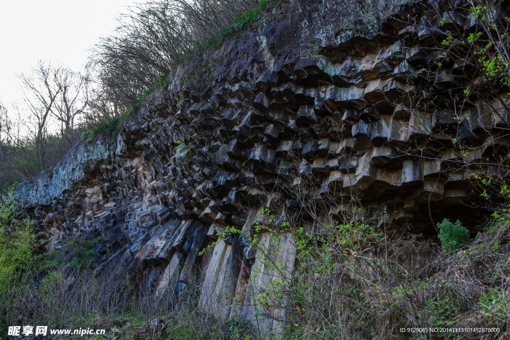 石舍火山岩柱状节理岩