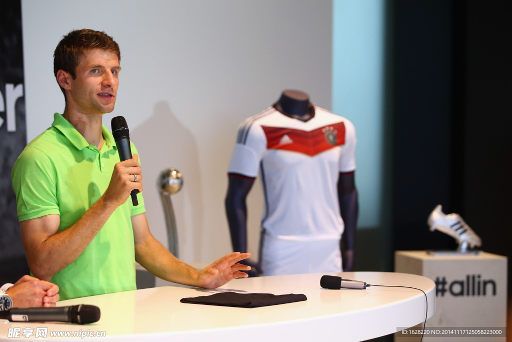 托马斯穆勒广告