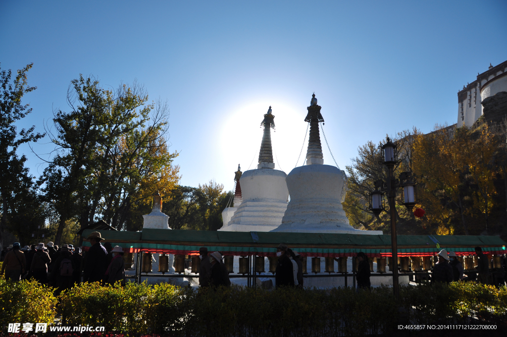 拉萨 白塔 转经廊