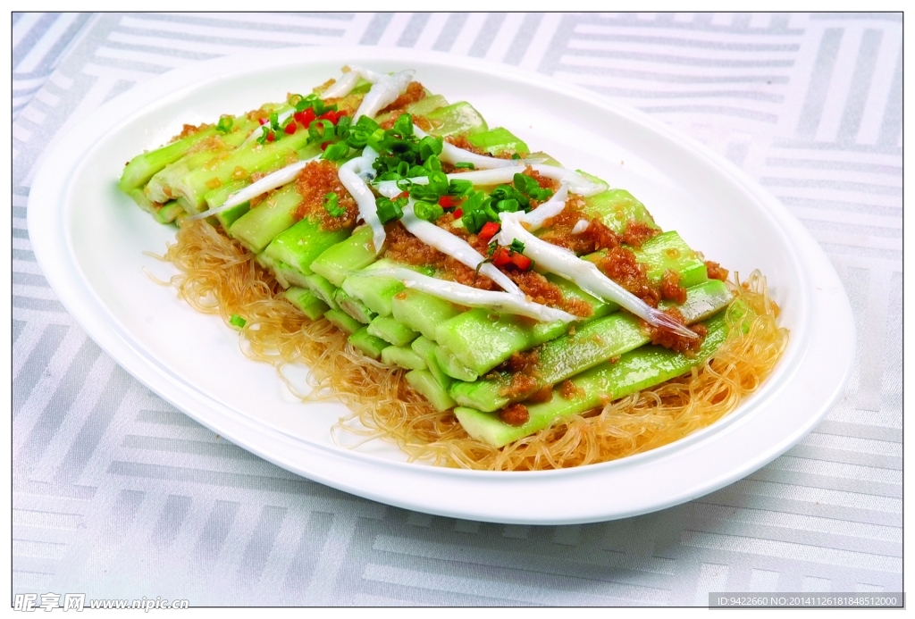 银鱼蒜茸蒸丝瓜