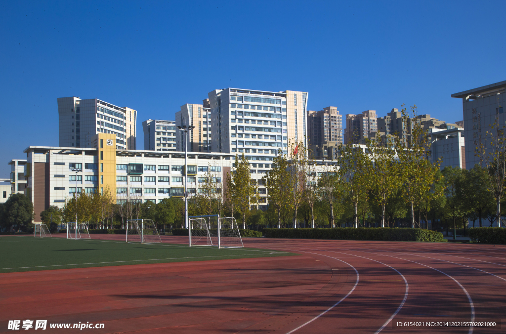 合肥八中校园风景图