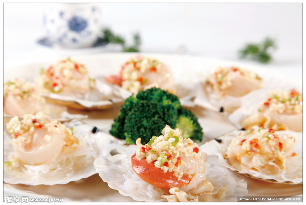 蒜茸粉丝蒸扇贝