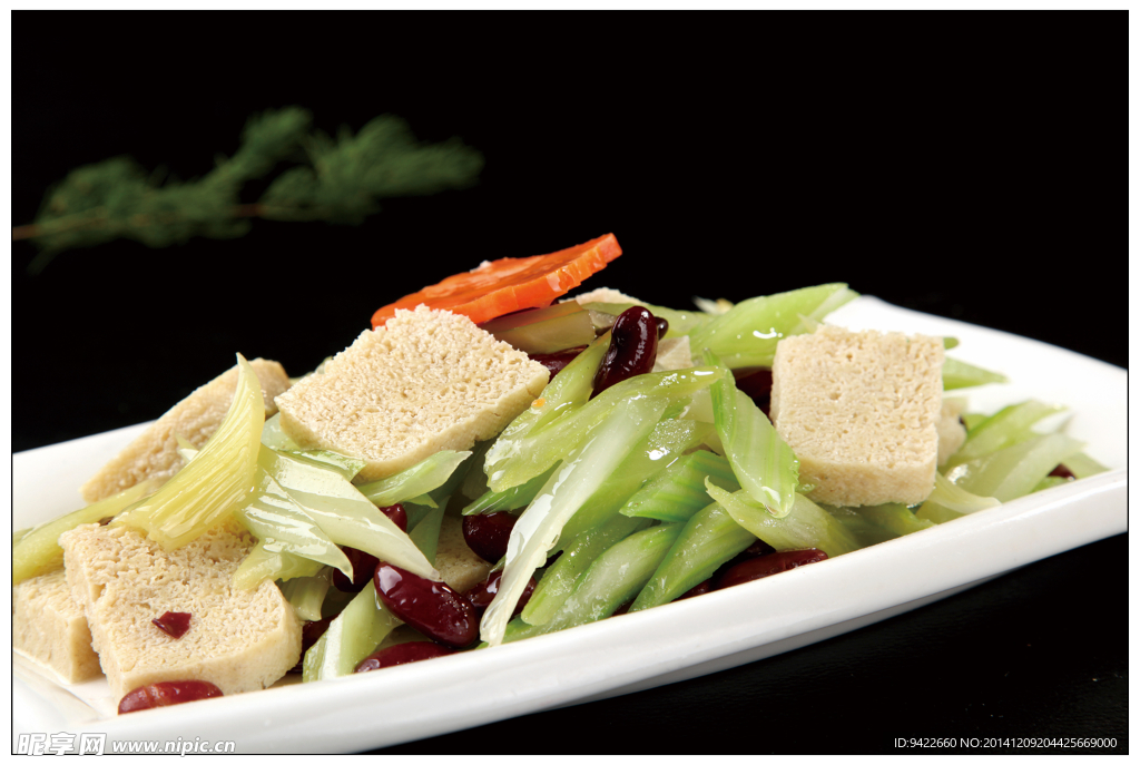 西芹腰豆冻豆腐