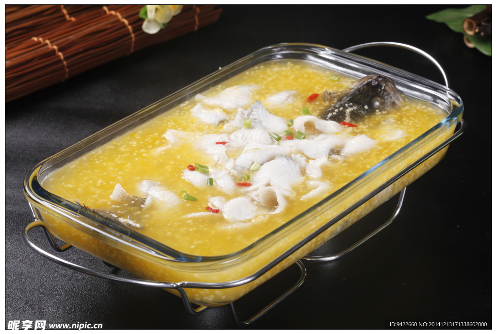 明炉小米煮鲈鱼