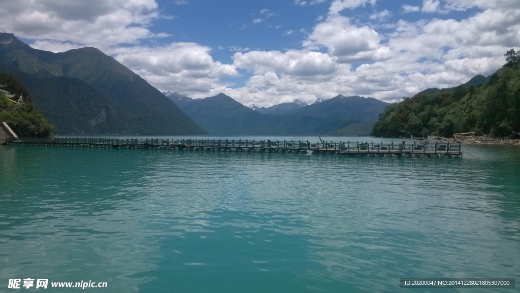 雅鲁藏布江大峡谷