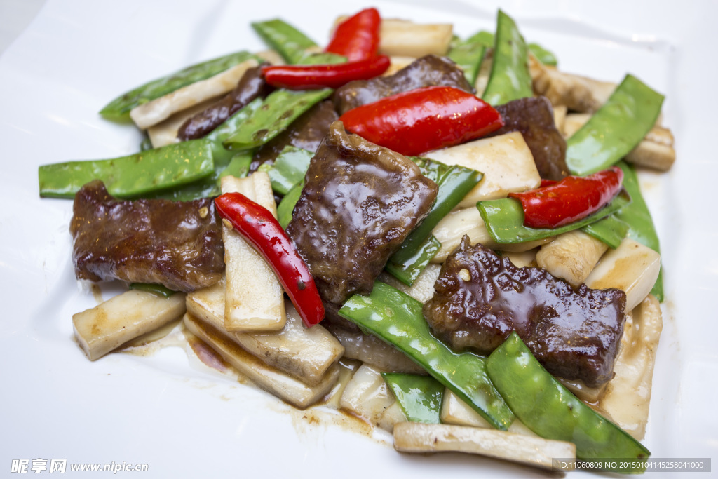 腿菇泰椒炒雪花肉