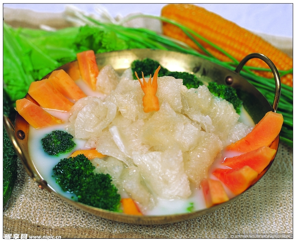 锅仔木瓜煮鱼肚