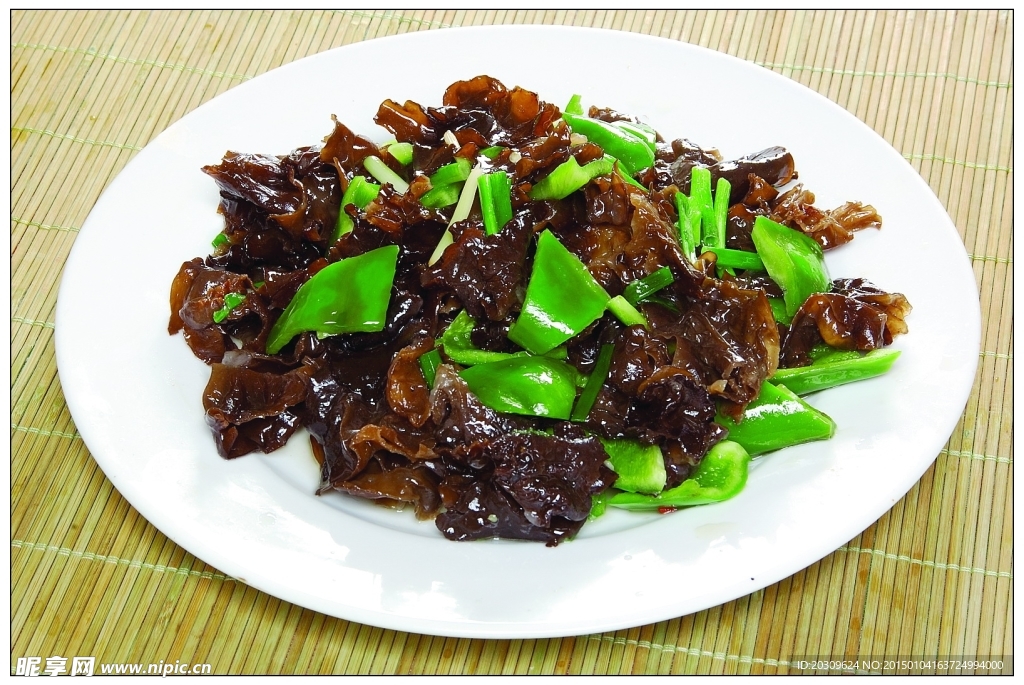 黑木耳炒青椒
